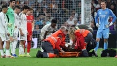 Raúl Asencio lag  nahezu regungslos auf dem Boden.