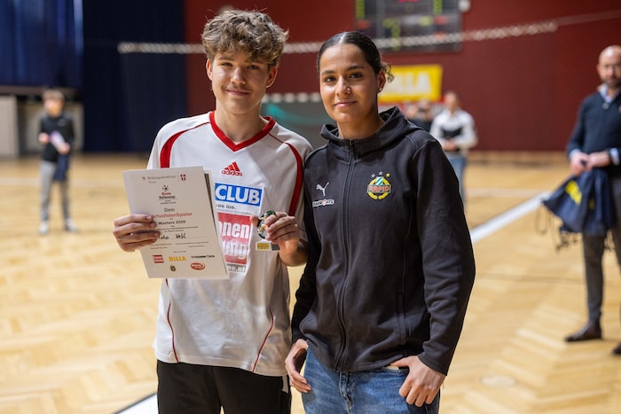 Rapid-Stürmerin Lana Khalaf zeichnete Luka Nebl als wertvollsten Spieler aus.