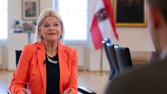 Claudia Tanner steht als Verteidigungsminsterin an der Spitze des Bundesheeres – nur der ...