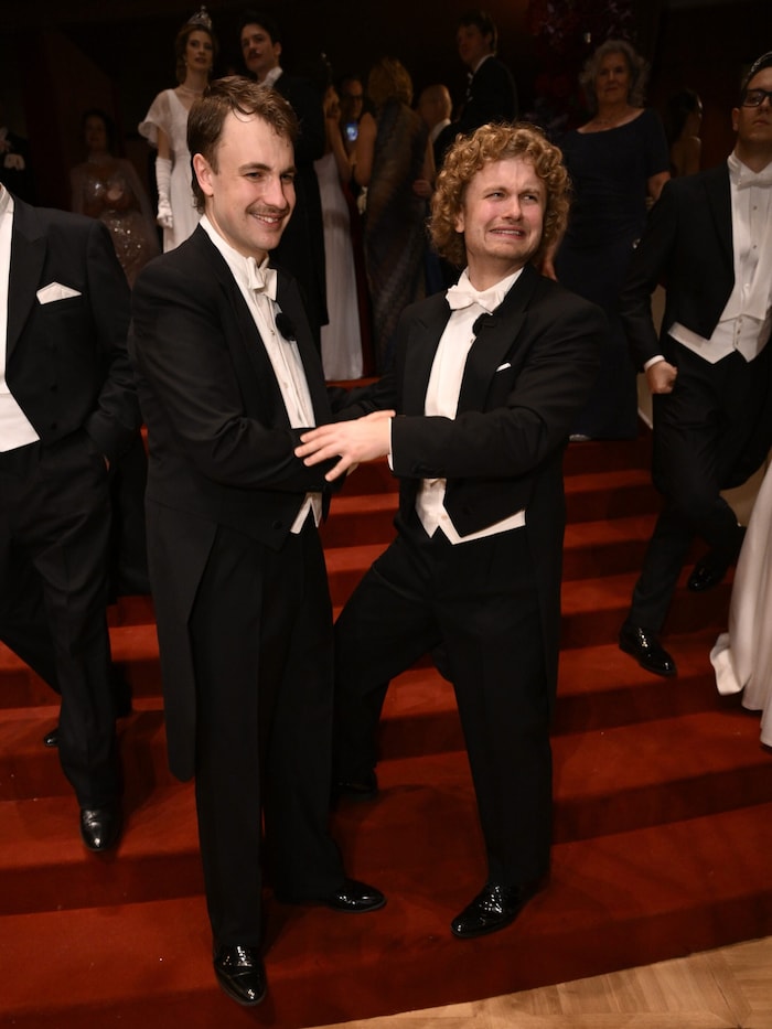 Den Opernball nutzte Dr. Bohl mit seinem Bruder natürlich als Inspiration für zahlreiche ...