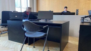 Der Sessel für den Angeklagten blieb leer, ein Urteil wurde am Landesgericht Feldkirch trotzdem ...