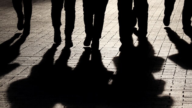 Youth gang announced to police that they would commit crimes if they were not sent to the ...