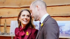 Dieses Bild begeistert gerade das Netz: Mit einem liebevollen Blick schaut die Prinzessin von ...