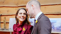 Dieses Bild begeistert gerade das Netz: Mit einem liebevollen Blick schaut die Prinzessin von ...