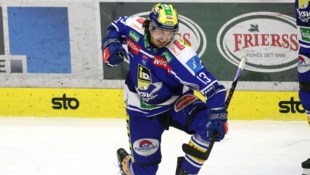 VSV-Bomber Adam Helewka beim Jubeln.