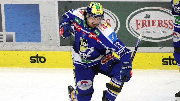 VSV-Bomber Adam Helewka beim Jubeln.