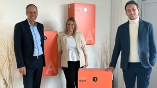 Accupower-CEO Moritz Monarik (re.) und sein Team präsentierten am Donnerstag ihren neuen ...