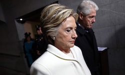 Zunächst stellte sich Ex-Außenministerin Hillary Clinton den Fragen der Kongressabgeordneten. ...