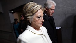 Zunächst stellte sich Ex-Außenministerin Hillary Clinton den Fragen der Kongressabgeordneten. ...