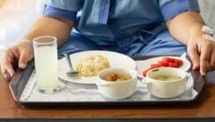 Weniger Suppe, kein Parmesan mehr: In Vorarlbergs Spitälern wird gespart – auch bei den ...
