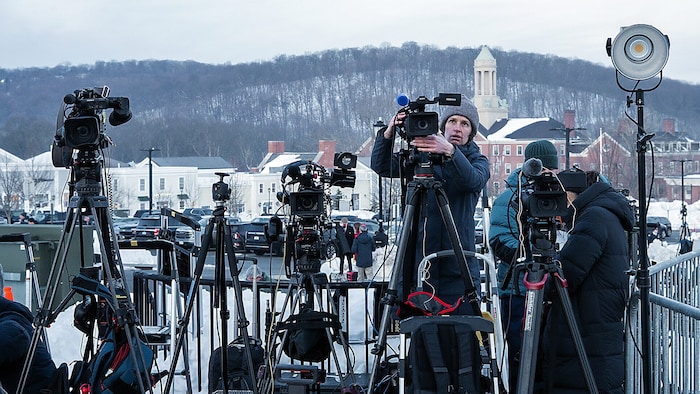 Alle Kameras sind auf das Chappaqua Performing Arts Center, ein Theater in New York, gerichtet. ...