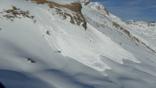 Die Tourengeher wurden nur knapp nicht von den Schneemassen erfasst.