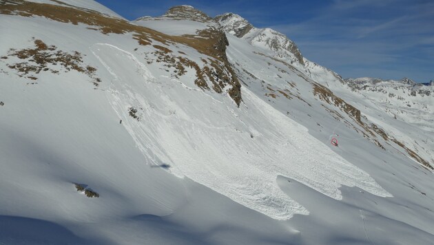 Die Tourengeher wurden nur knapp nicht von den Schneemassen erfasst.