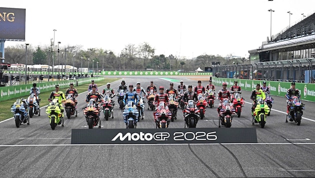 Gestern nahmen die Fahrer zum „Klassenfoto“ Platz.