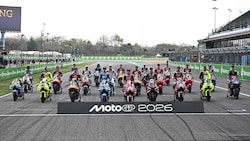 Gestern nahmen die Fahrer zum „Klassenfoto“ Platz.