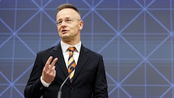 Der ungarische Außenminister Péter Szijjártó (hier bei einer Pressekonferenz mit der FPÖ im ...
