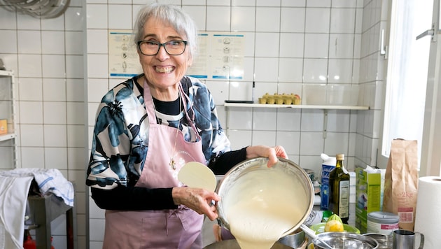 Sonja ist eine der Bäckerinnen, die im „Ahna & Ähne“ für kulinarische Verführungen sorgen.