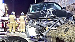 Das Auto rutsche die Böschung zur Bahn hinunter