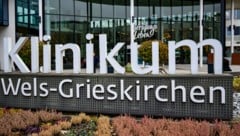 Der Senior verstarb um 4.45 Uhr früh im Welser Krankenhaus.