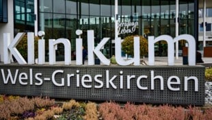 Der Senior verstarb um 4.45 Uhr früh im Welser Krankenhaus.