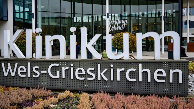 Der Senior verstarb um 4.45 Uhr früh im Welser Krankenhaus.