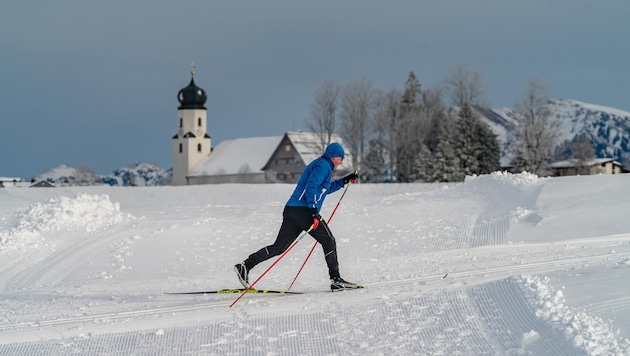 In Sulzberg wird nicht nur langgelaufen, sondern auch fleißig Schnee geschaufelt.