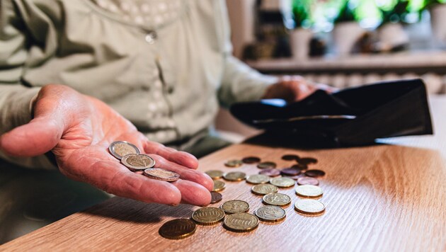 Viele Menschen müssen jeden Euro zusammenkratzen, um über die Runden zu kommen – und das im ...