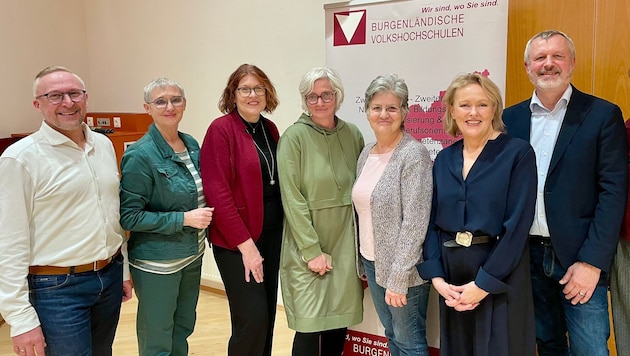 Dieter Horvath (li.) durfte sich über einen gelungenen, spannenden Abend mit Hannelore Veit (2. ...