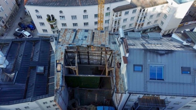 Die Zwischendecken des Hauses in der Kaigasse in der Salzburger Altstadt erwiesen sich als nicht ...