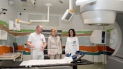 Zur Visite auf der Radiologie mit Dr. Petra Georg und Dr. Metz (o.) sowie auf der Pneumologie ...