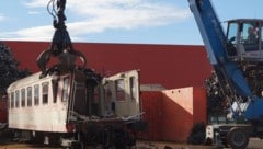 Der Transport mit der Bahn ist zwar bei Abfall-Rohstoffen mittlerweile verpflichtend, wird aber ...