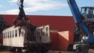 Der Transport mit der Bahn ist zwar bei Abfall-Rohstoffen mittlerweile verpflichtend, wird aber ...