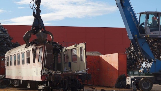 Der Transport mit der Bahn ist zwar bei Abfall-Rohstoffen mittlerweile verpflichtend, wird aber ...