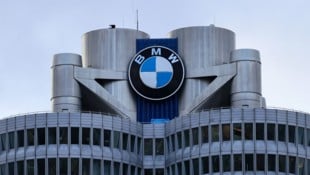 Der Münchner Autobauer (Bild vom Hauptquartier) ruft bereits zum zweiten Mal im Februar ...