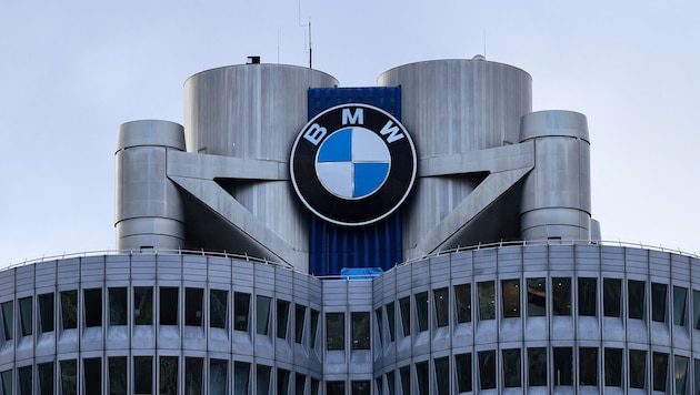 Der Münchner Autobauer (Bild vom Hauptquartier) ruft bereits zum zweiten Mal im Februar ...