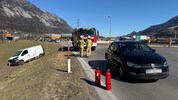 Der Klein-Lkw geriet beim missglückten Ausweichmanöver von der Straße ab.