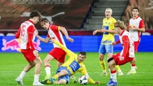 Johannes Moser (re.) leitete das 1:0 ein.