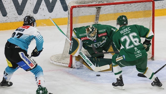 Ein 17-Jähriger schoss die Black Wings beim direkten Konkurrenten in Budapest zum Sieg.