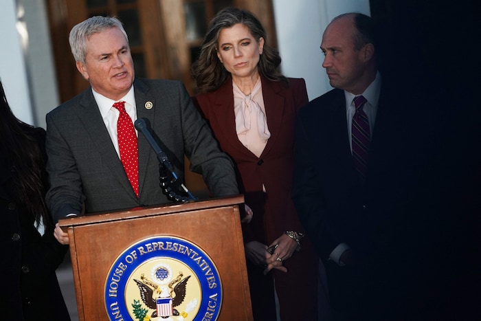 Ziel der Untersuchung sei es, zu klären, wie Epstein zu Einfluss und Reichtum gelangte und ...