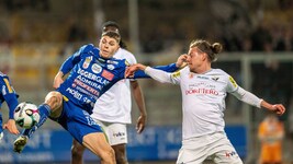 Hartbergs Elias Havel (li.) führt mit zehn Toren weiter die Schützenliste an.