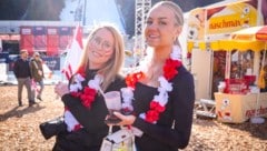 Die beiden Damen haben sich schon richtig adjustiert für den ersten von zwei Weltcups.