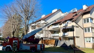 Die Drehleiter der Feuerwehr war im Einsatz. 