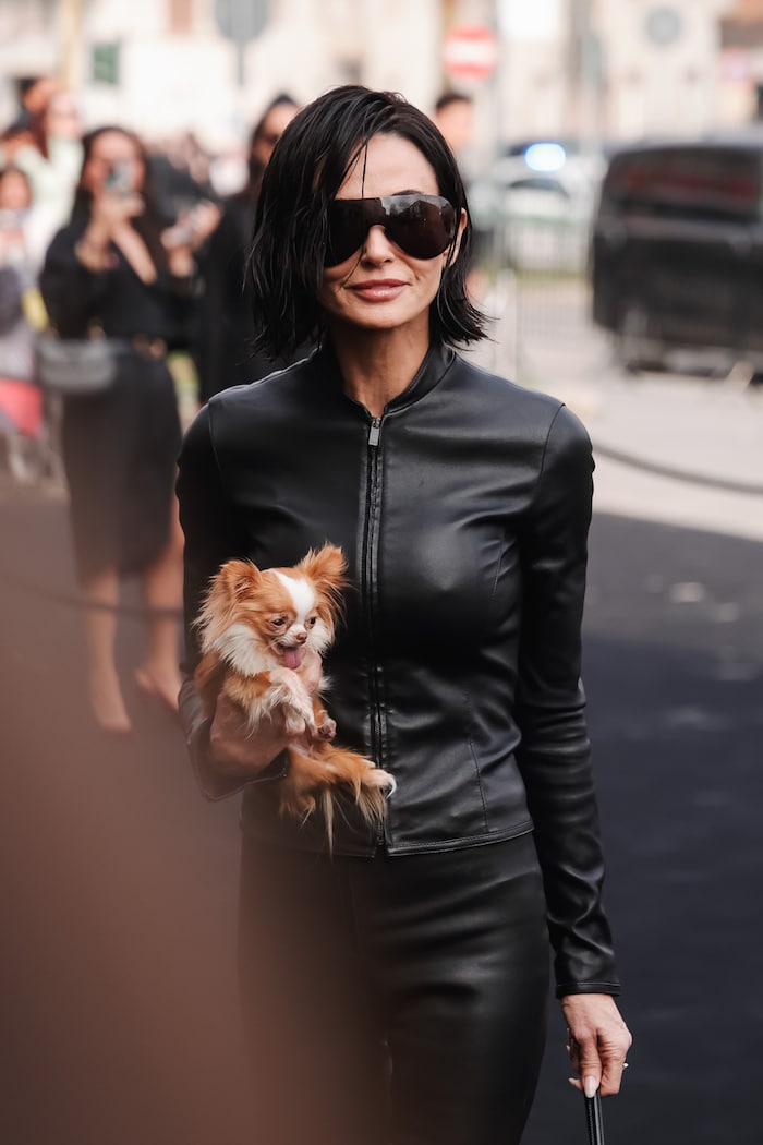 Der neue Haarschnitt wurde Moore von Starfriseur Dimitris Giannetos verpasst.