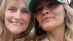 Paris Jackson teilte mit ihren Fans Schnappschüsse, die sie mit ihrer Mutter Debbie Rowe zeigen.