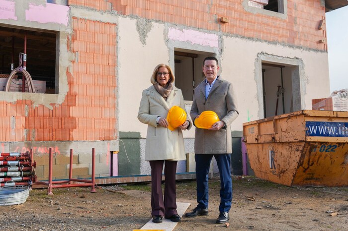 Die NÖ NÖ-Bauordnung wurde entrümpelt: Landeshauptfrau Johanna Mikl-Leitner und ÖVP-Klubobmann ...