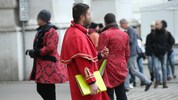 Als Mozart verkleidete Kartenverkäufer vor dem Stephansdom