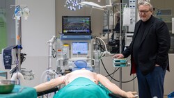 Wiens Stadtrat Peter Hacker (SPÖ) hat die Diskussion um die Gastpatienten ausgelöst – nun sind ...