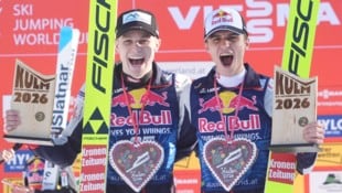 Jonas Schuster (l.) schaffte es erstmals aufs Weltcup-Stockerl, Stephan Embacher (r.) verpasste ...