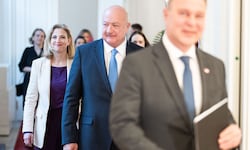 Zumindest die Regierungsspitze hat persönlich ein gutes Verhältnis zueinander. 