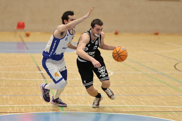 Für die BBU Salzburg (weiß) gab‘s gegen die Piraten nichts zu holen.